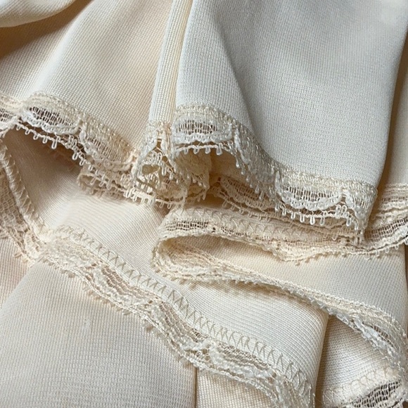 Vintage Vanity Fair Elegant Cream Chemise Slip - Picture 7 of 9